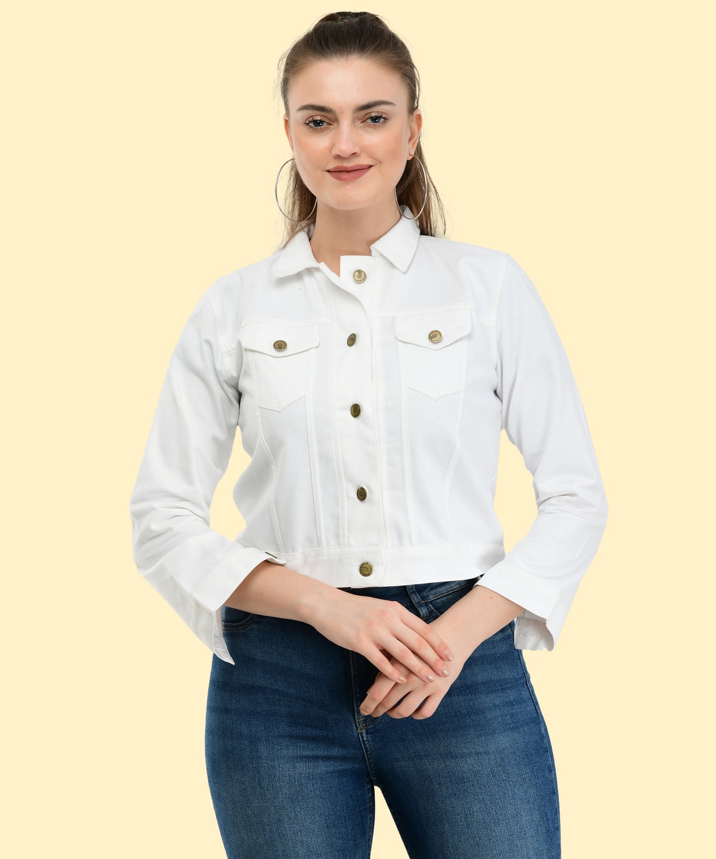 The Power of Simplicity – A White Jacket with Endless Styling Options