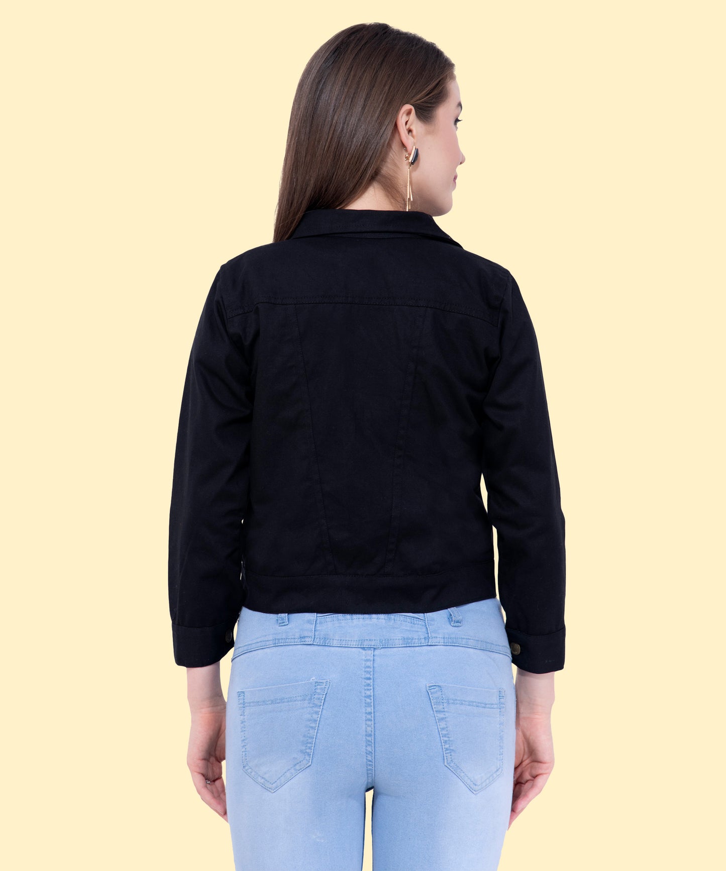 Elevate Your Wardrobe with This Sleek Black Cropped Jacket