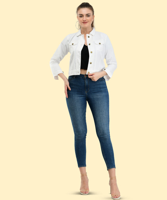 The Power of Simplicity – A White Jacket with Endless Styling Options