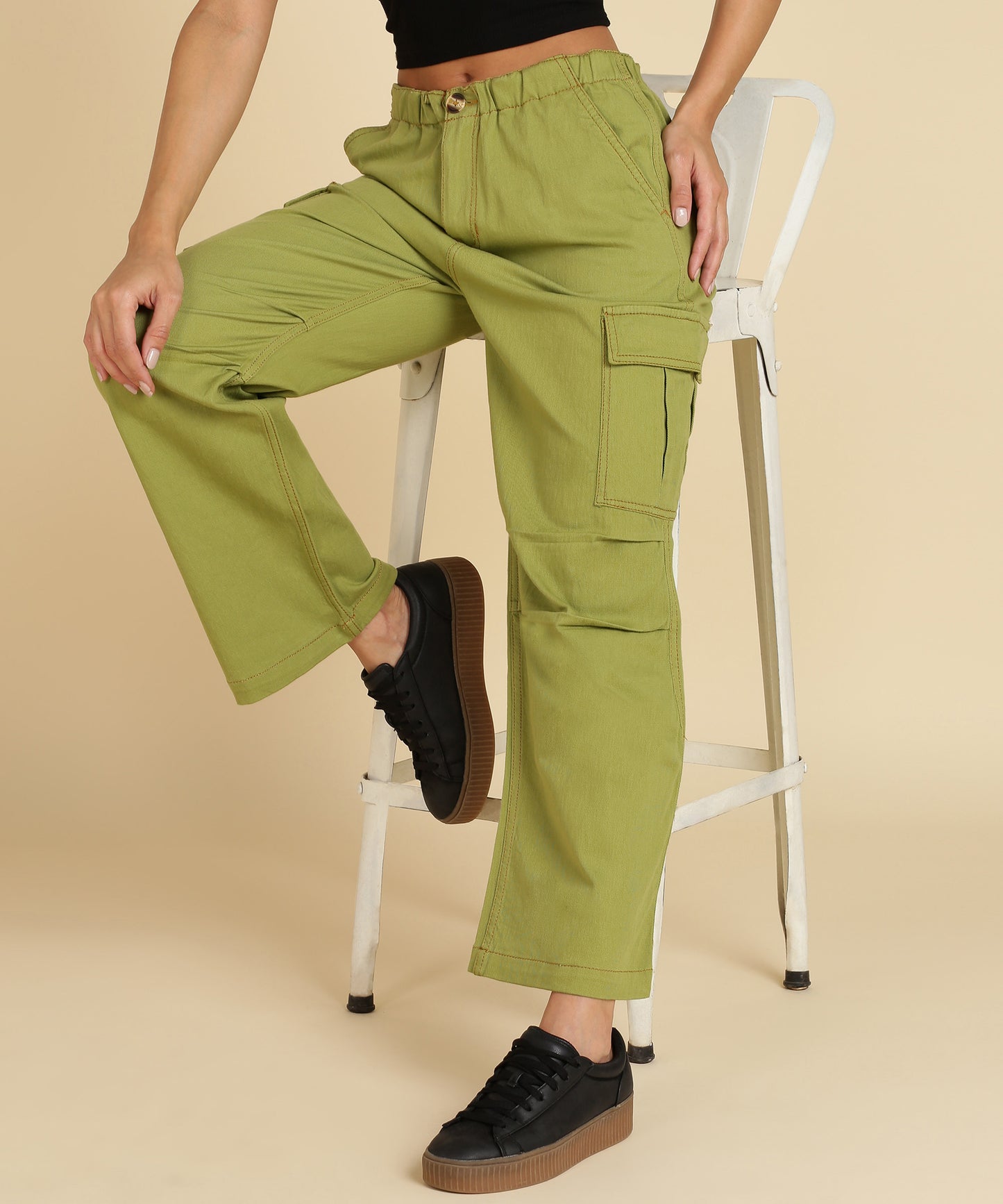 Effortless Style with Women’s Green Cargo Pants