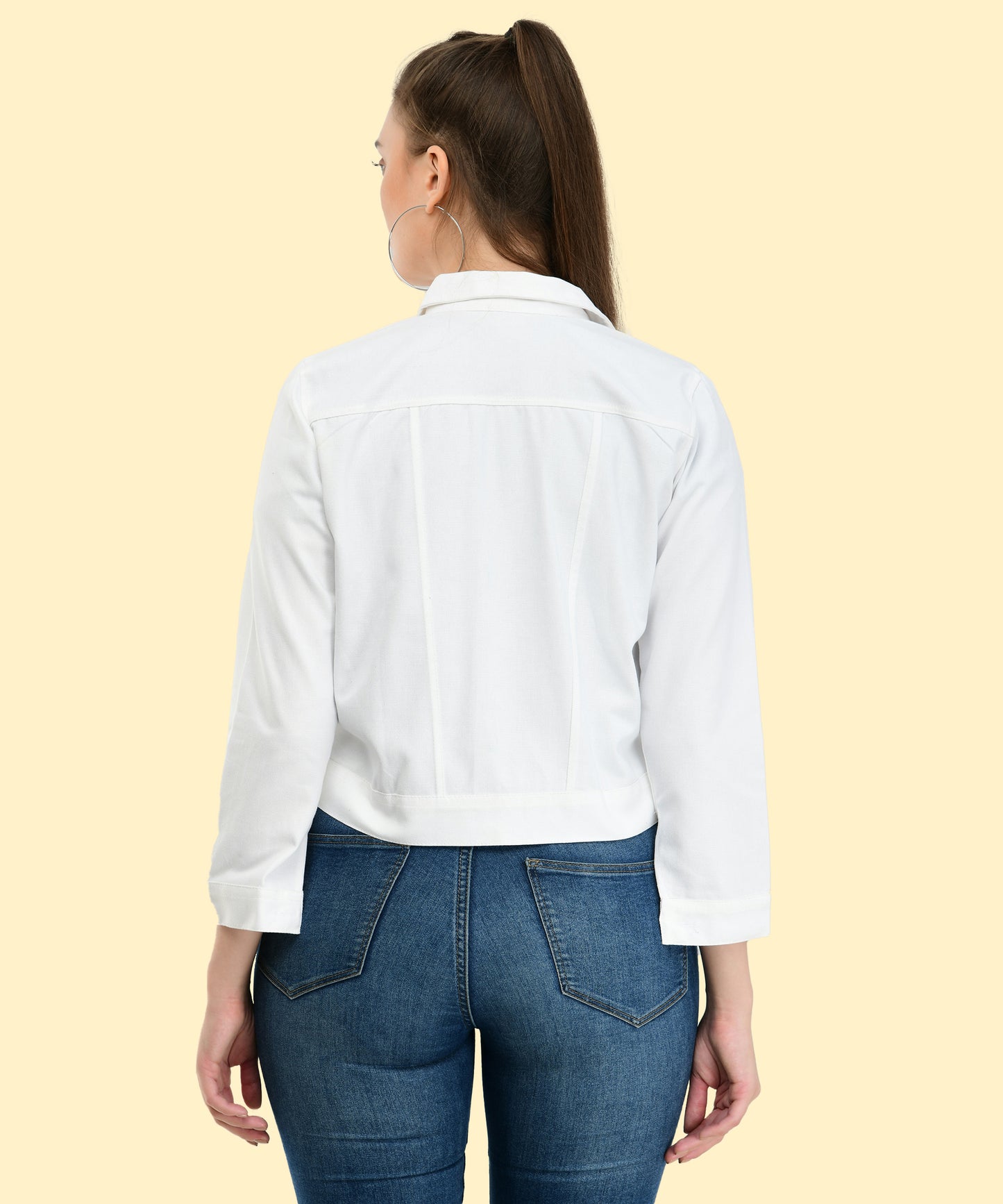 The Power of Simplicity – A White Jacket with Endless Styling Options