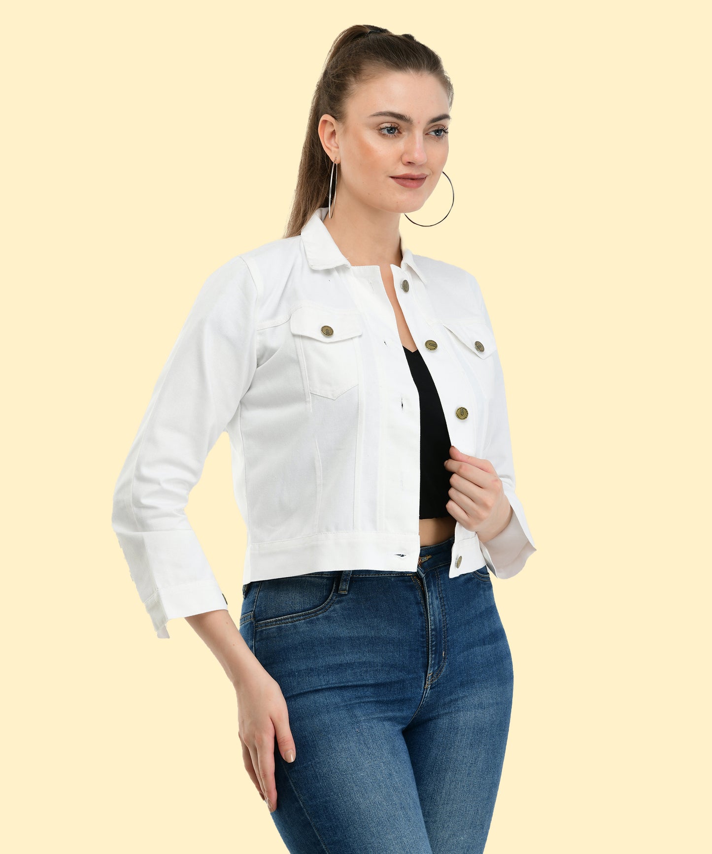 The Power of Simplicity – A White Jacket with Endless Styling Options