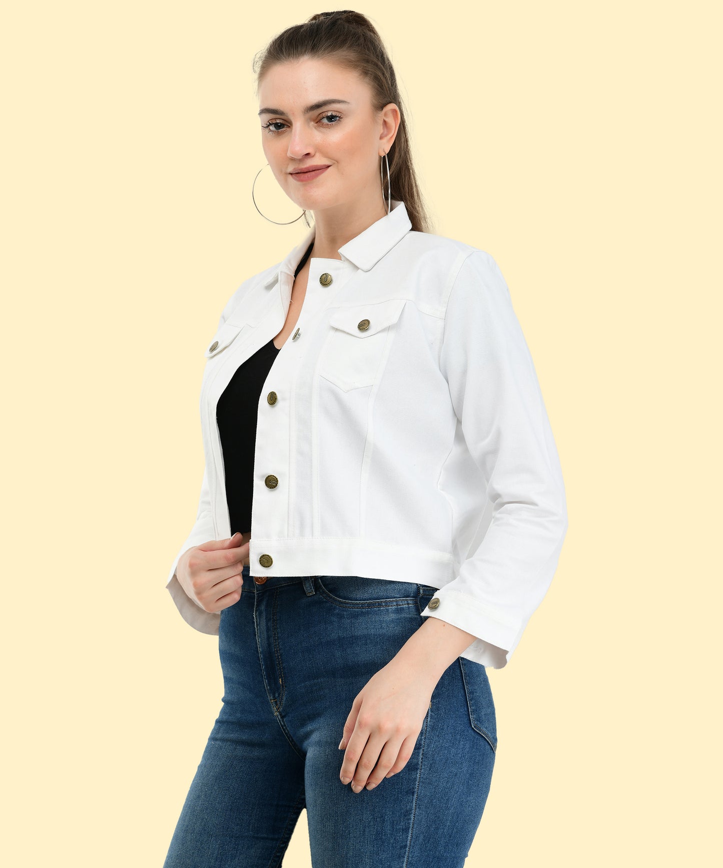 The Power of Simplicity – A White Jacket with Endless Styling Options